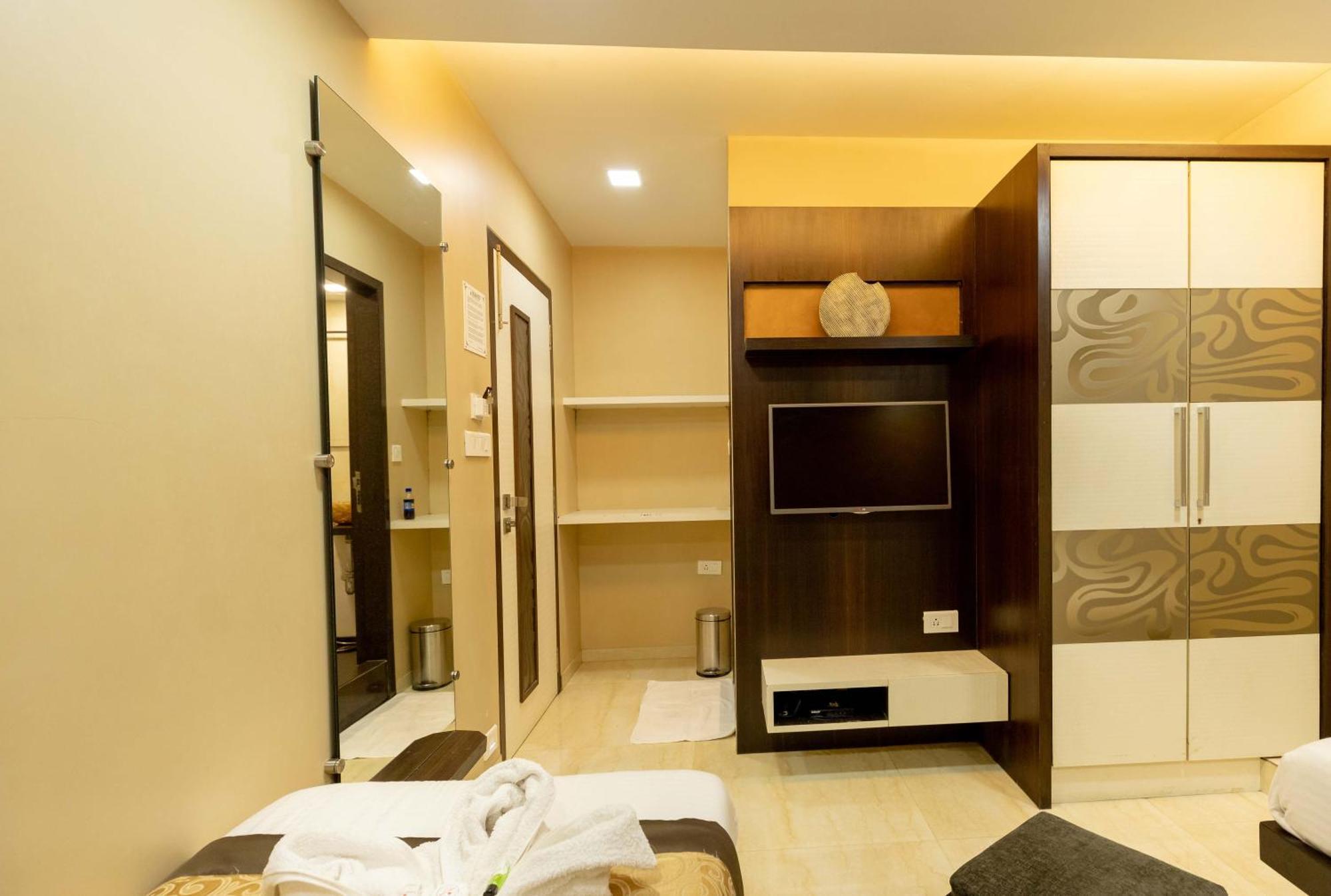 The Majlis Hotel - Colaba 孟买 外观 照片