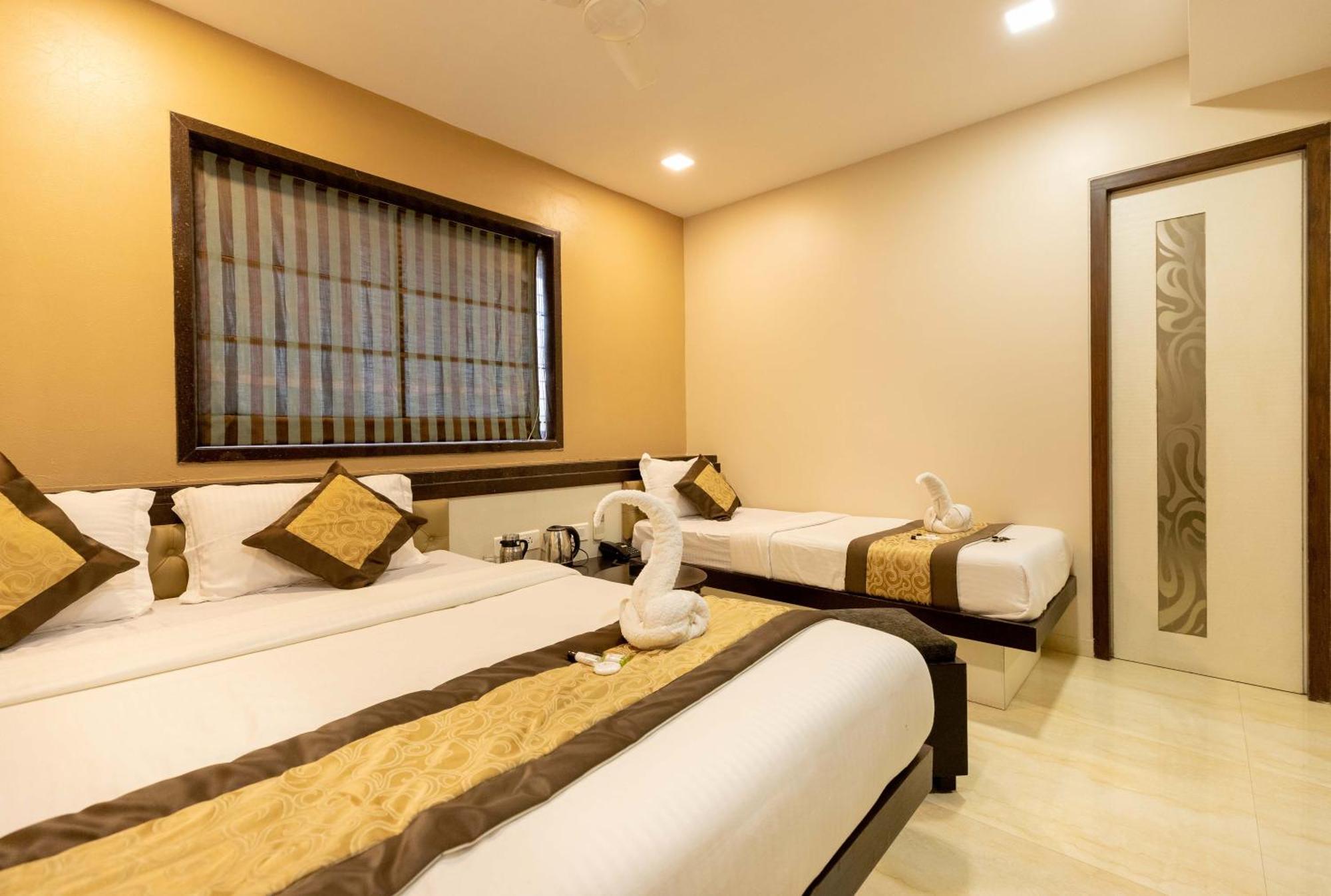 The Majlis Hotel - Colaba 孟买 外观 照片
